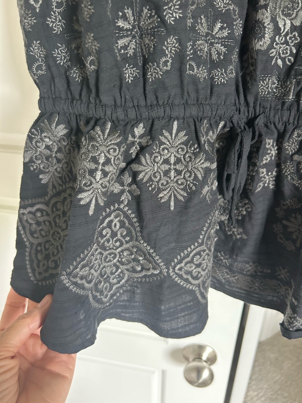 Savanna Jane Cotton Embroidered Peplum Blouse Black Gray Drawstring V Neck - Picture 8 of 10